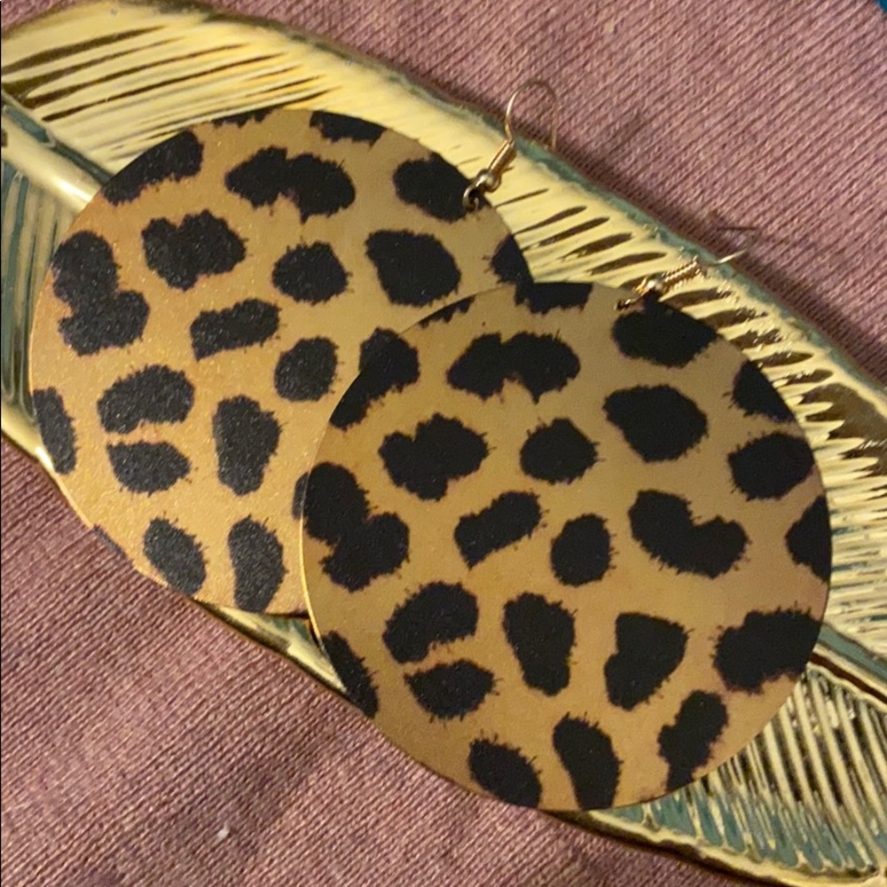 Fishhook leopard earrings